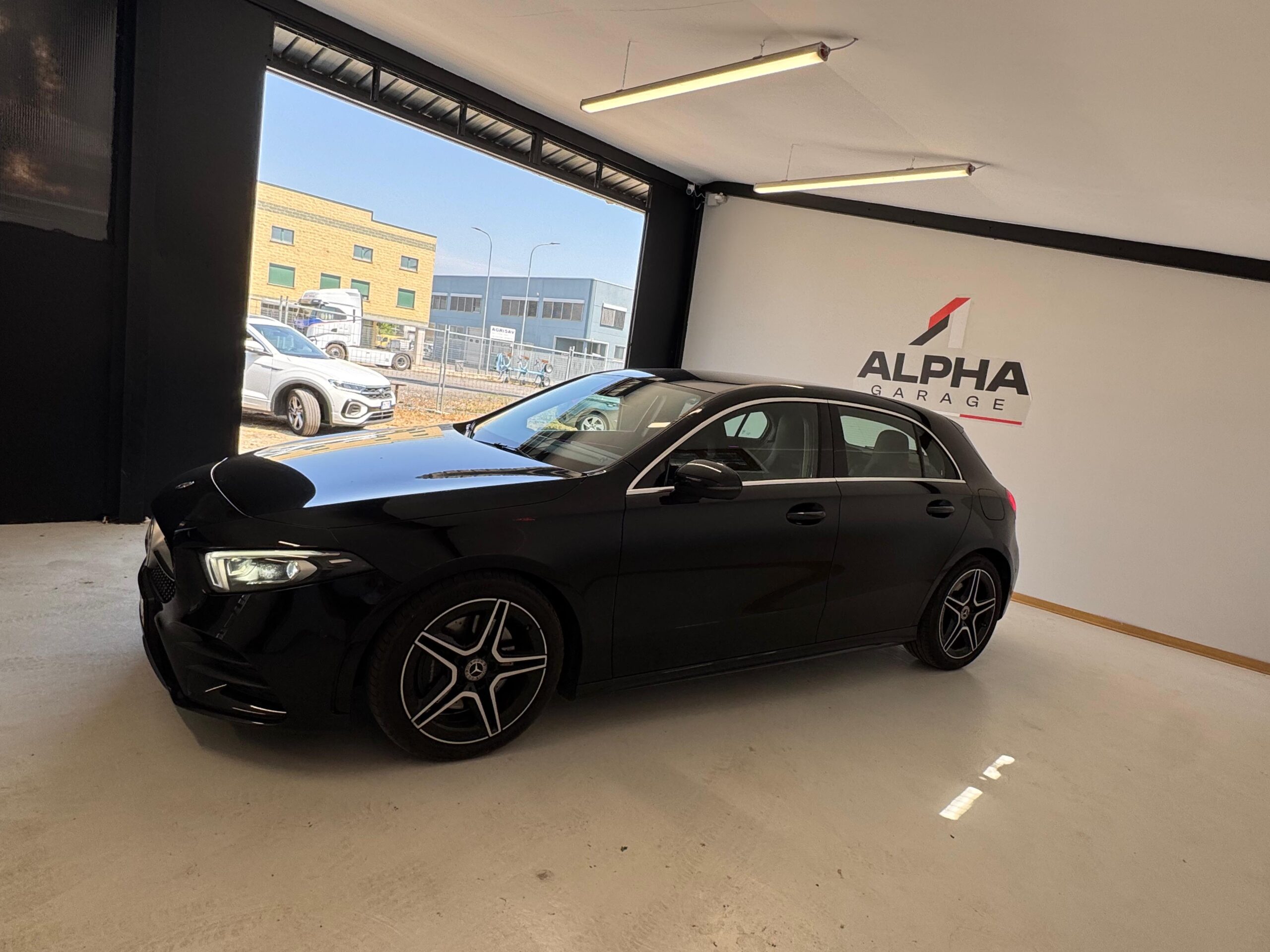 MERCEDES BENZ A220 AMG
